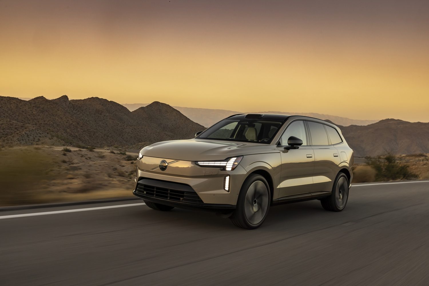 Car Reviews | Volvo EX90 Twin Motor Performance (2025) | CompleteCar.ie