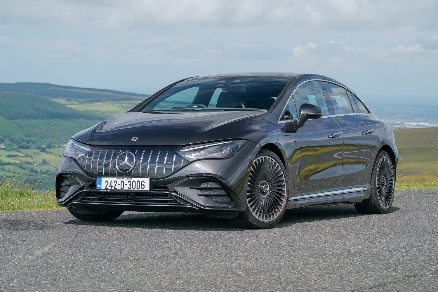 Car Reviews | Mercedes-AMG EQE 43 4Matic (2024) | CompleteCar.ie