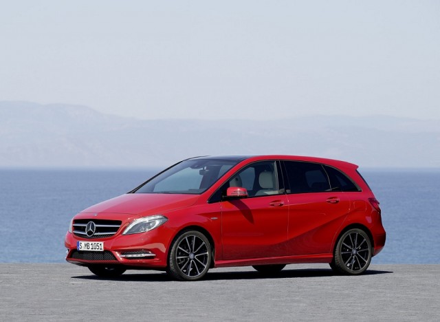 Car Reviews | Mercedes-Benz B 180 CDI | CompleteCar.ie