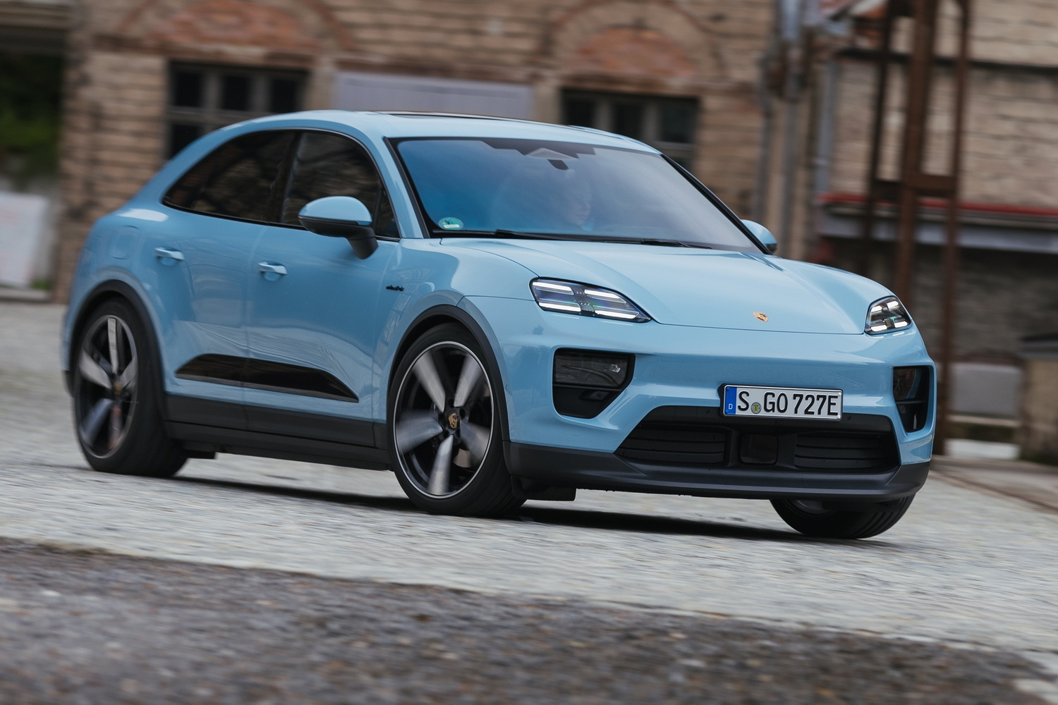 Car Reviews | Porsche Macan electric (2025) | CompleteCar.ie