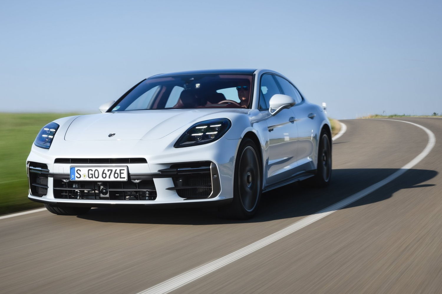 Car Reviews | Porsche Panamera Turbo S E-Hybrid (2025) | CompleteCar.ie