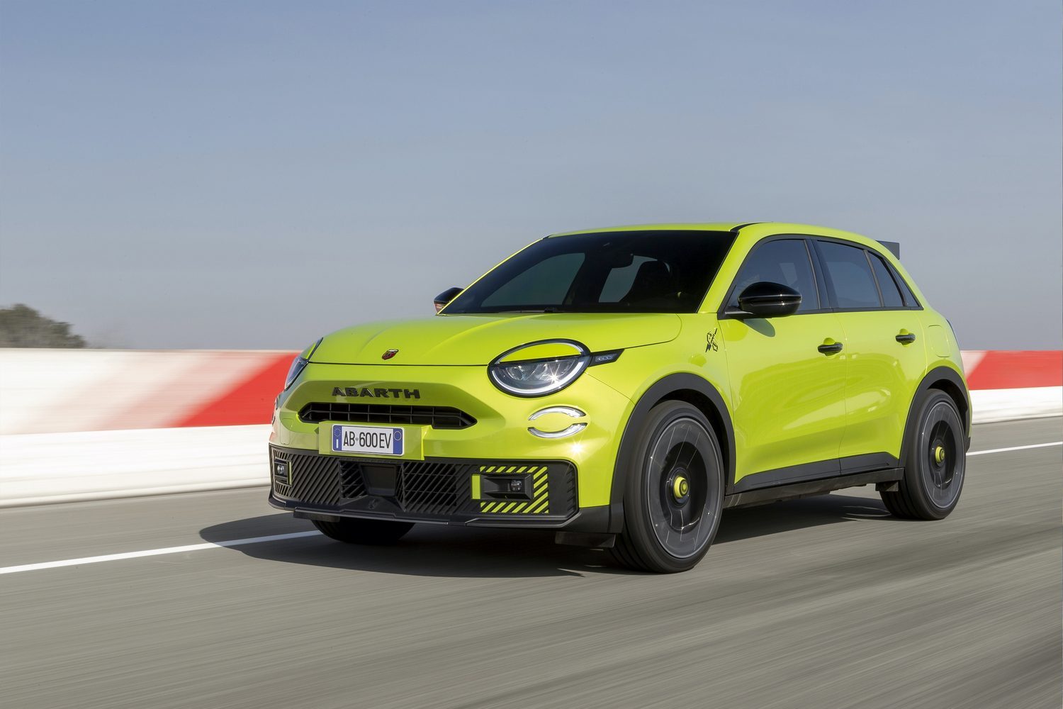 Car Reviews | Abarth 600e Turismo (2025) | CompleteCar.ie Car Reviews | Abarth 600e Turismo (2025) | CompleteCar.ie