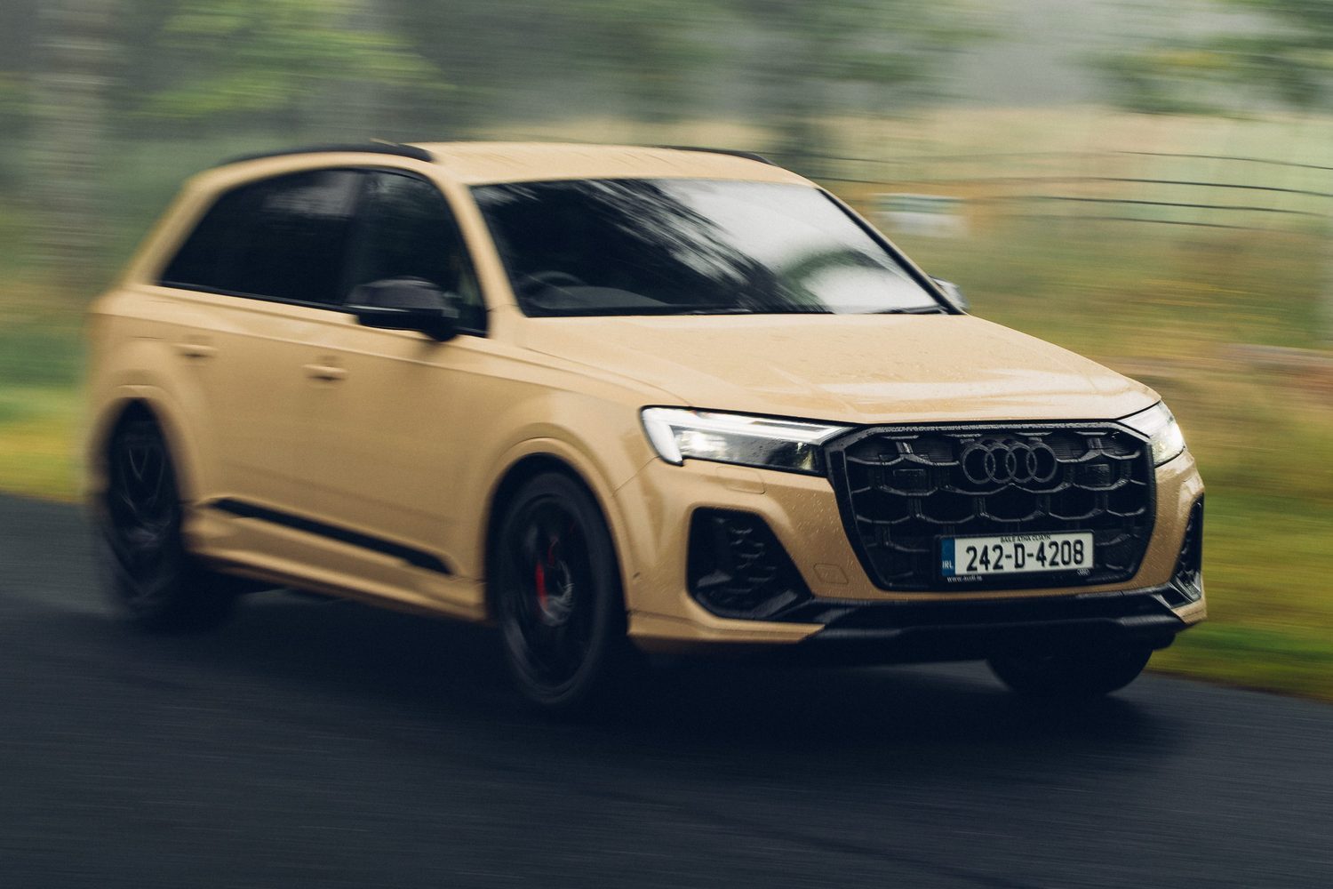 Car Reviews | Audi Q7 55 TFSI e PHEV (2024) | CompleteCar.ie