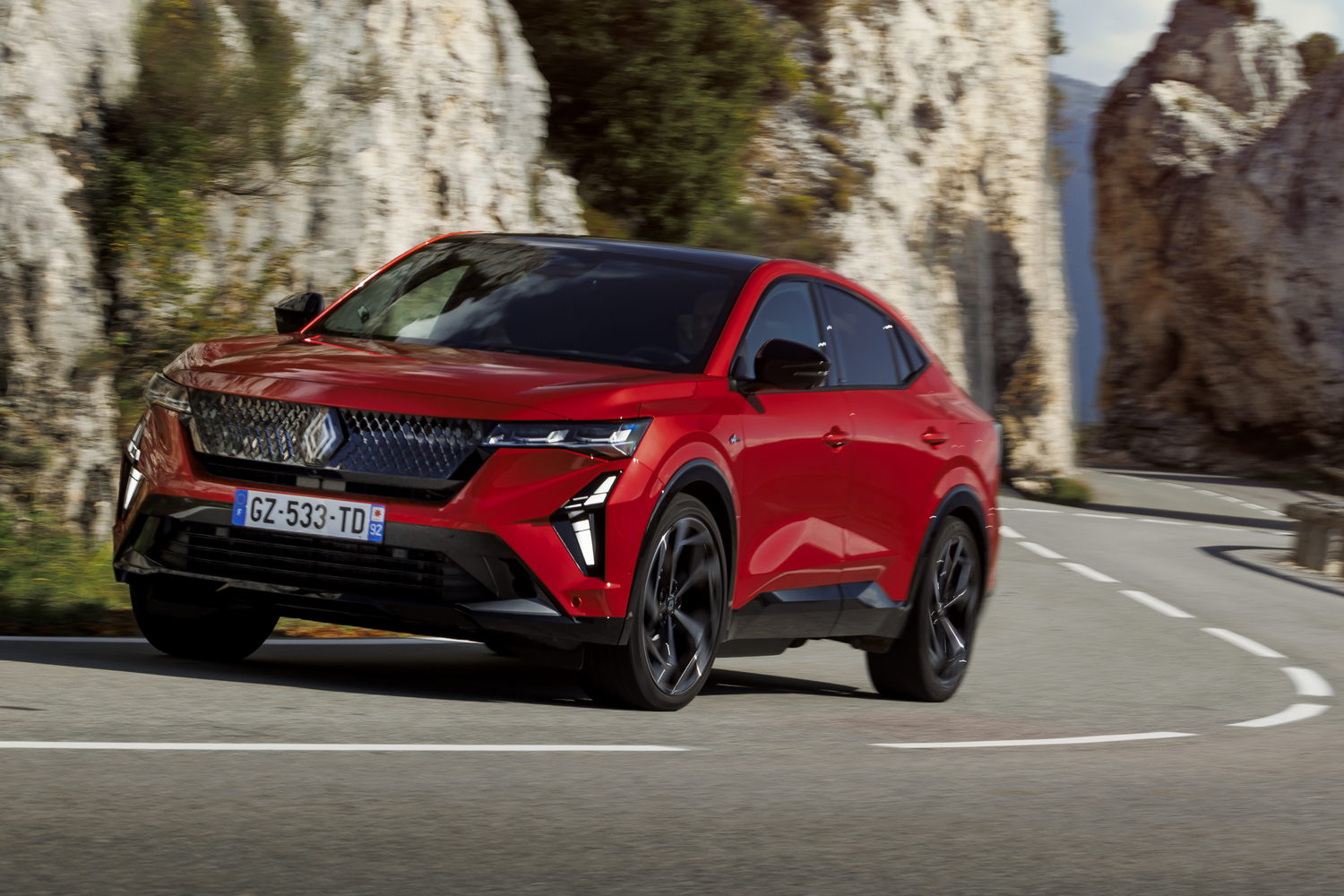 Car Reviews | Renault Rafale E-Tech 300 PHEV (2025) | CompleteCar.ie