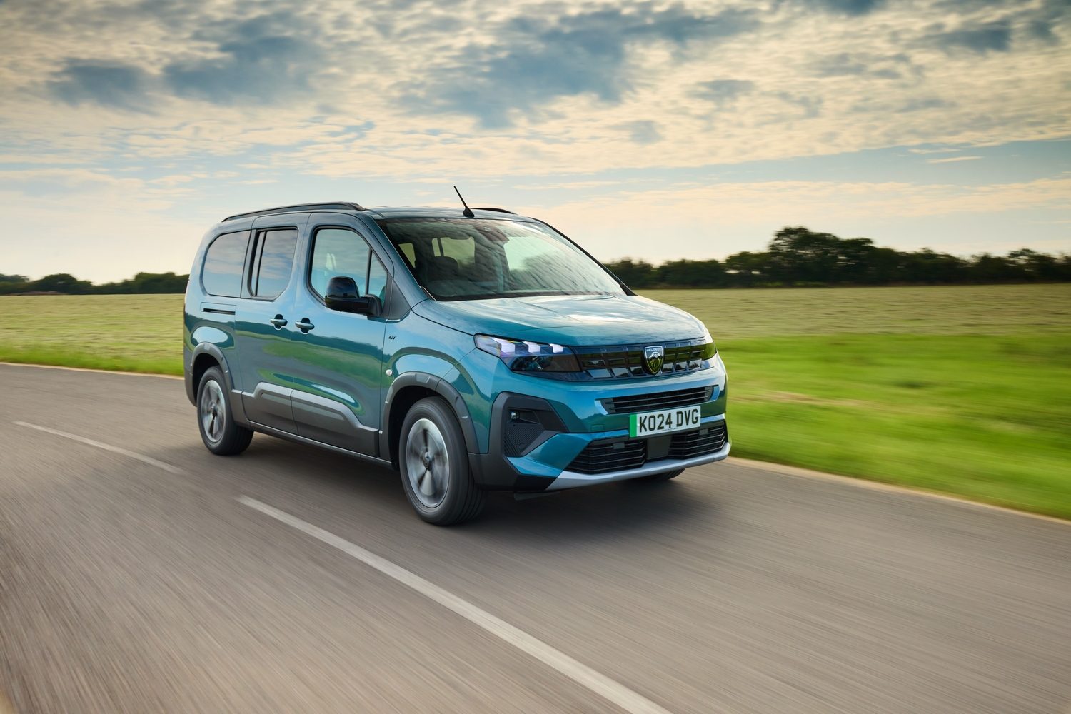 Car Reviews | Peugeot E-Rifter (2025) | CompleteCar.ie