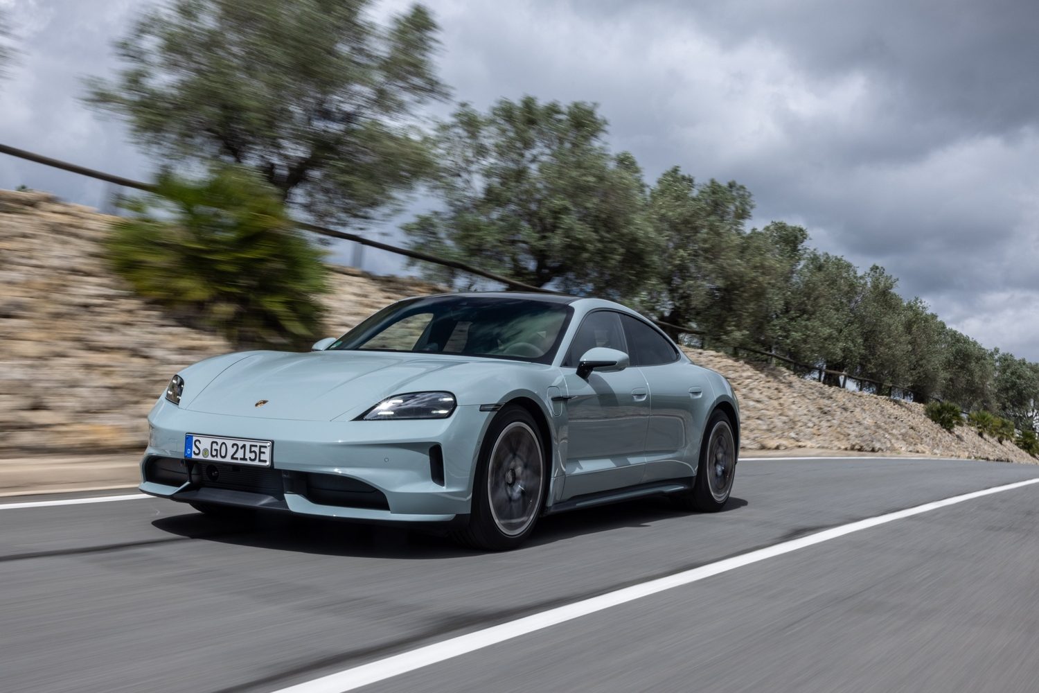 Car Reviews | Porsche Taycan (2025) | CompleteCar.ie