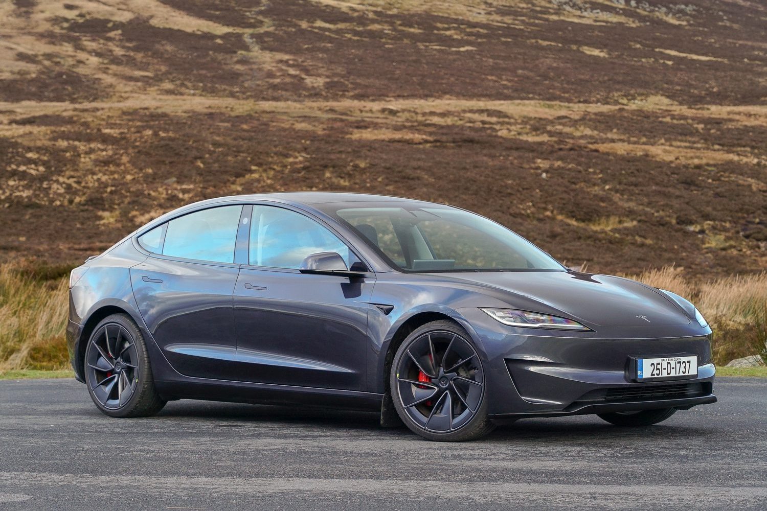 Car Reviews | Tesla Model 3 Performance (2025) | CompleteCar.ie