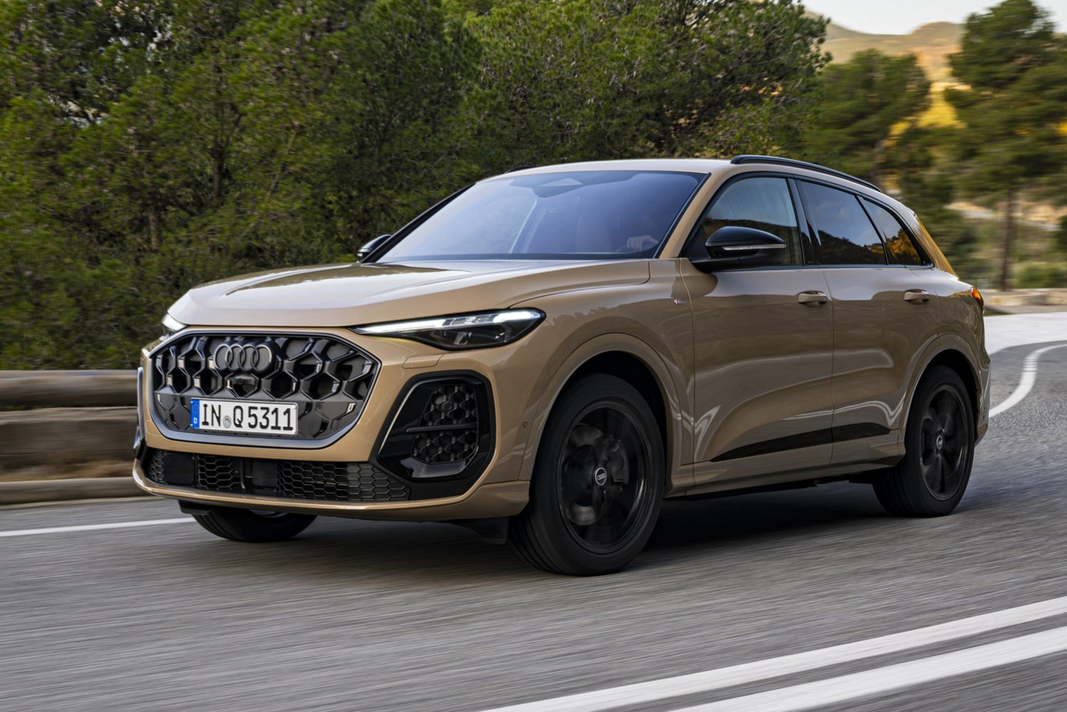 Car Reviews | Audi Q5 2.0 TDI quattro (2025) | CompleteCar.ie