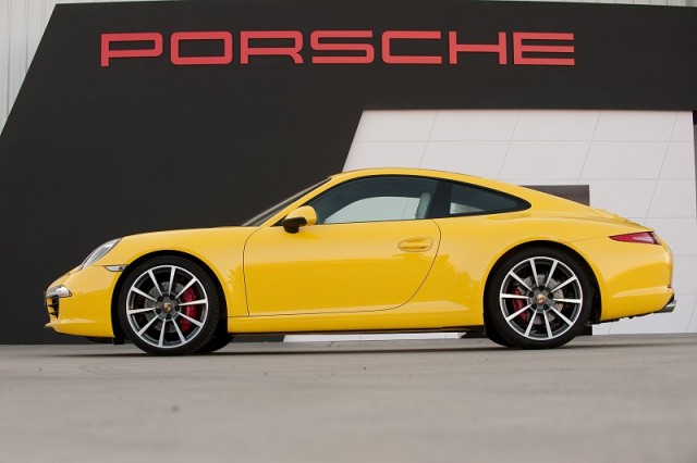 Car Reviews | Porsche 911 Carrera S | CompleteCar.ie