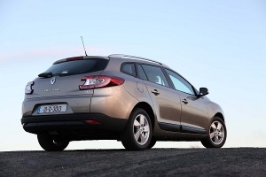 Car Reviews | Renault Grand Megane | CompleteCar.ie