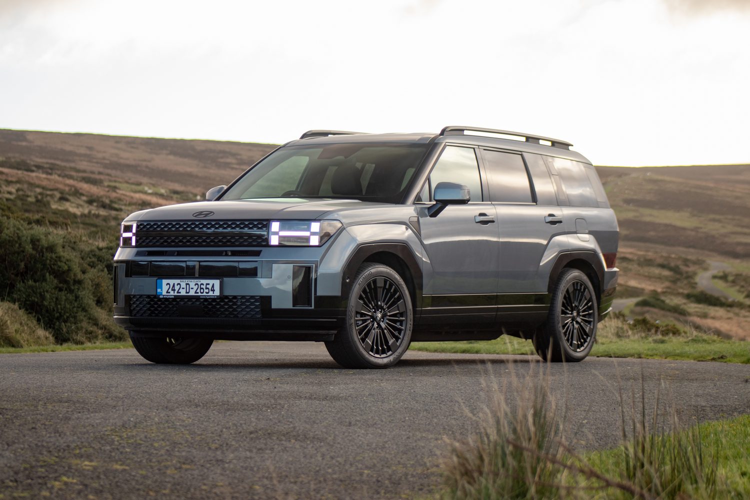 Car Reviews | Hyundai Santa Fe 4WD PHEV (2025) | CompleteCar.ie