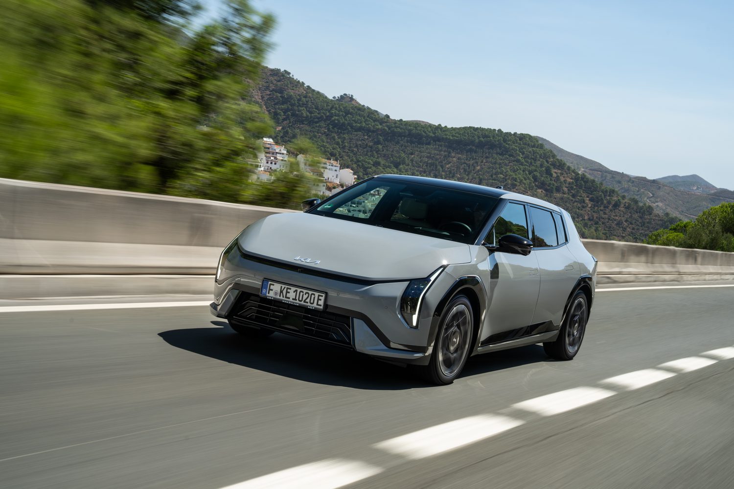 Car Reviews | Kia EV4 (2026) | CompleteCar.ie