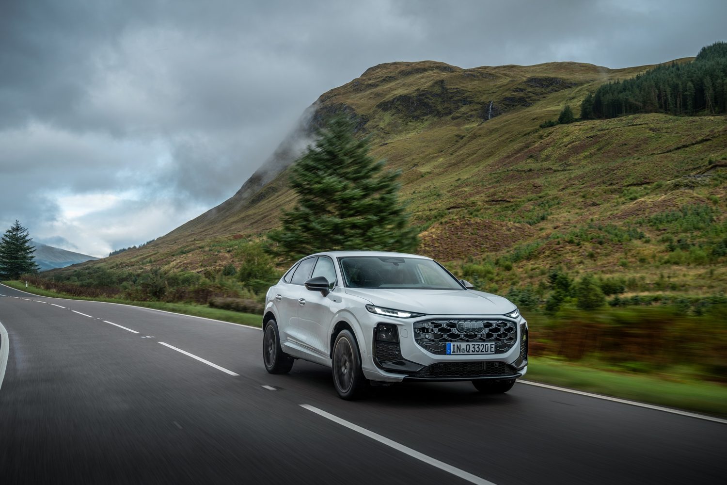 Car Reviews | Audi Q3 Sportback e-Hybrid (2026) | CompleteCar.ie