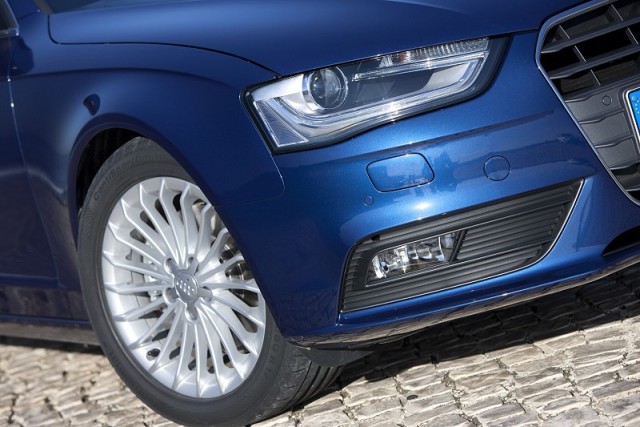Car Reviews | Audi A4 | CompleteCar.ie
