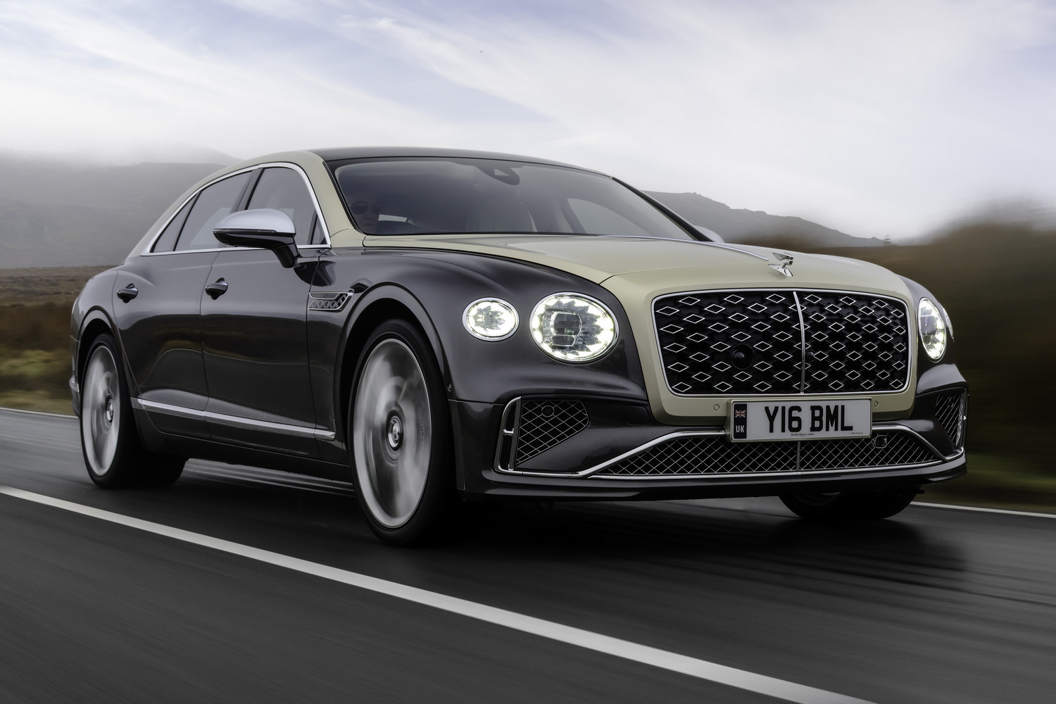 Car Reviews | Bentley Flying Spur (2025) | CompleteCar.ie