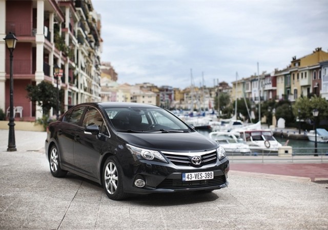 Car Reviews | Toyota Avensis | CompleteCar.ie