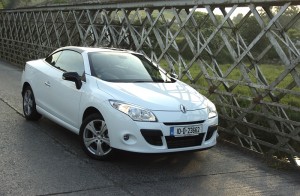 Car Reviews | Renault Megane Coupe-Cabriolet | CompleteCar.ie