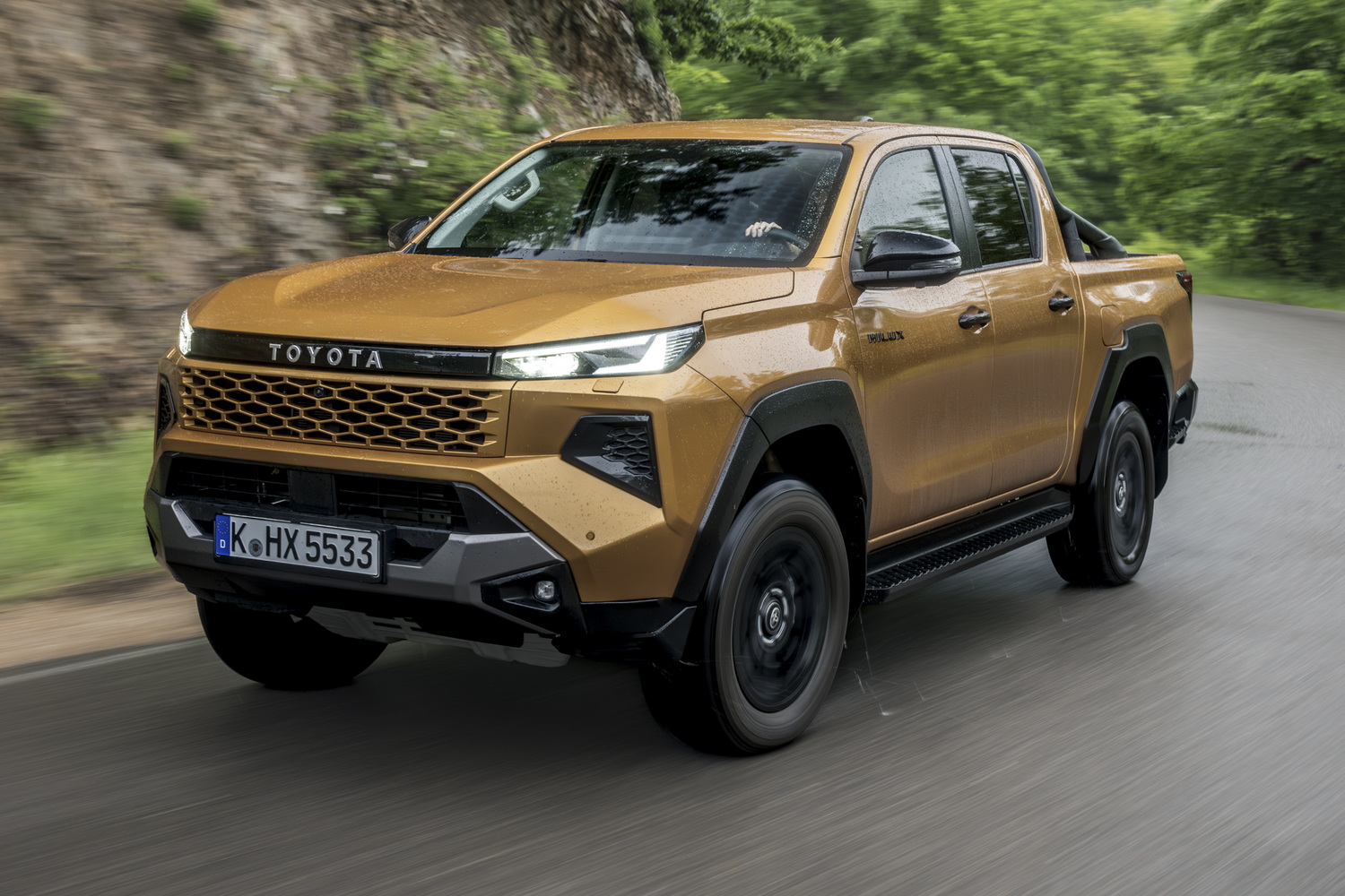 Car Reviews | Toyota Hilux | CompleteCar.ie