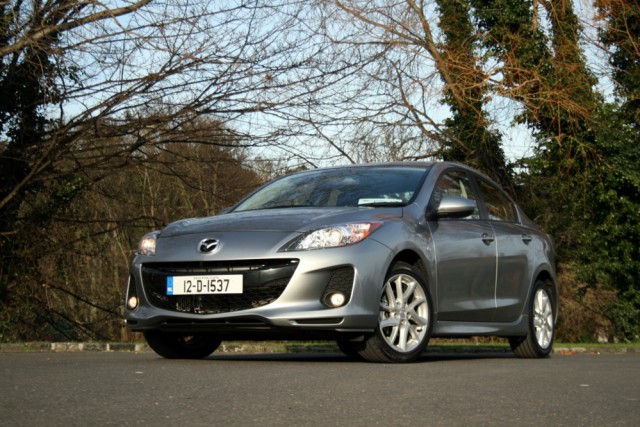 Car Reviews | Mazda 3 | CompleteCar.ie