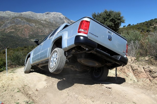 Car Reviews | Volkswagen Amarok auto | CompleteCar.ie