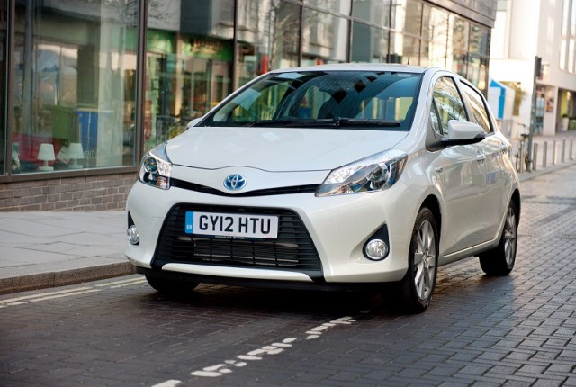 Car Reviews | Toyota Yaris Hybrid | CompleteCar.ie