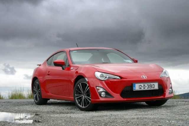 Car Reviews | Toyota GT86 | CompleteCar.ie