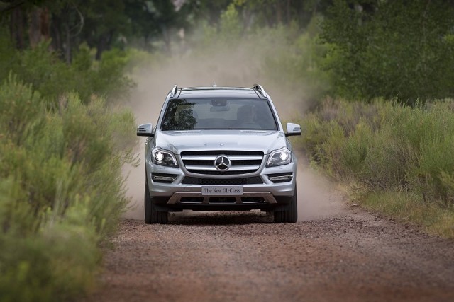 Car Reviews | Mercedes-Benz GL 320 CDI | CompleteCar.ie