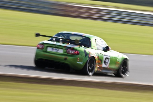 Car Reviews | Mazda MX-5 GT4 race car | CompleteCar.ie