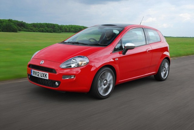 Car Reviews | Fiat Punto TwinAir | CompleteCar.ie