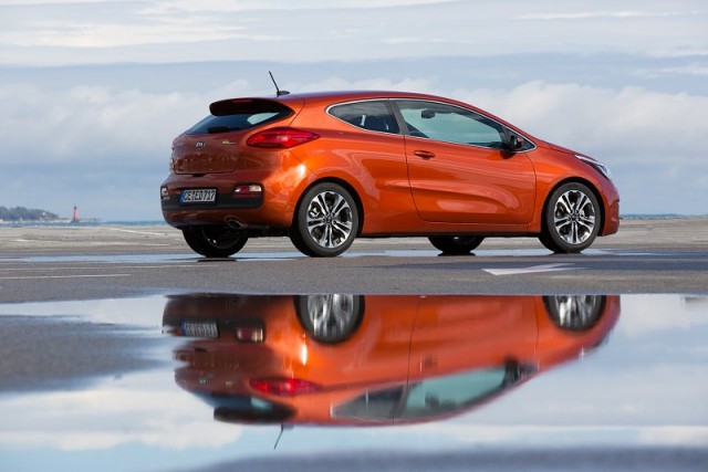 Car Reviews | Kia pro_ceed | CompleteCar.ie