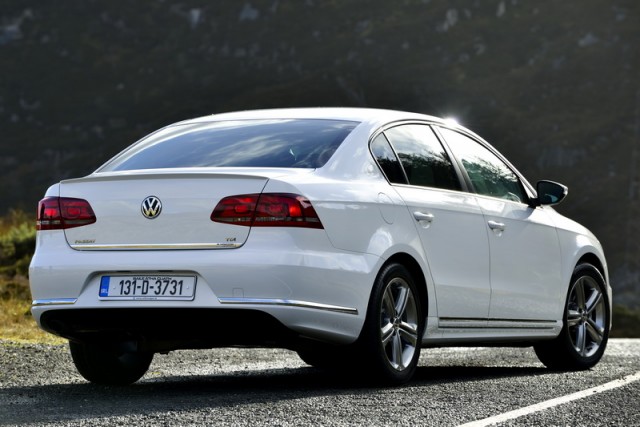 Car Reviews | Volkswagen Passat Edition-R | CompleteCar.ie