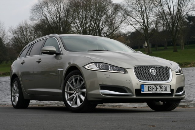 Car Reviews | Jaguar XF | CompleteCar.ie