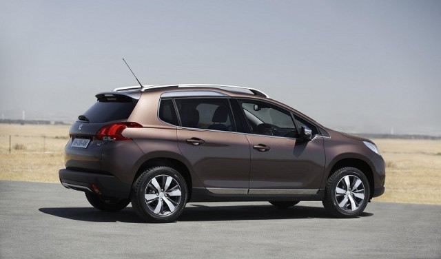 Car Reviews | Peugeot 2008 | CompleteCar.ie