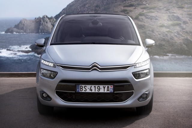 Car Reviews | Citroen C4 Picasso | CompleteCar.ie