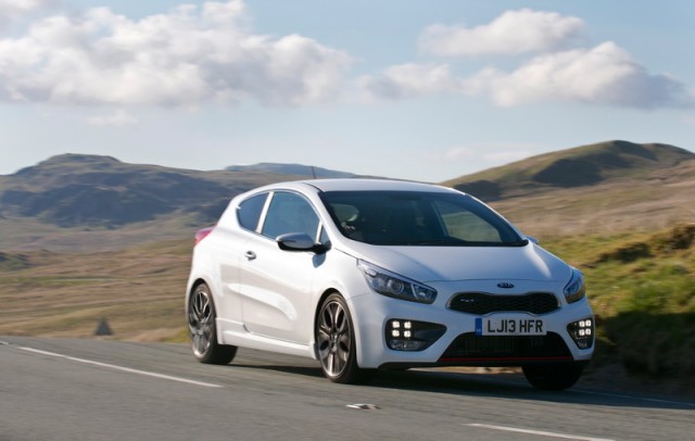 Car Reviews | Kia pro_ceed GT | CompleteCar.ie