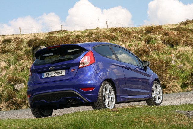 Car Reviews | Ford Fiesta ST | CompleteCar.ie