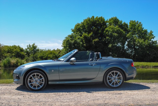 Car Reviews | Mazda MX-5 | CompleteCar.ie