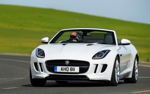 Car Reviews | Jaguar F-Type V6 | CompleteCar.ie