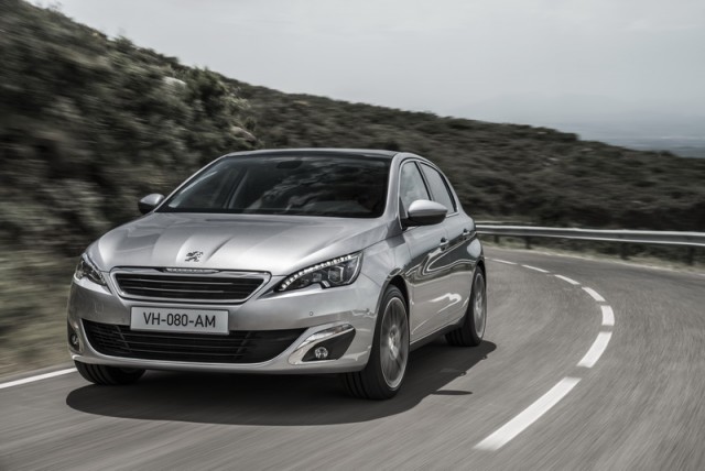 Car Reviews | Peugeot 308 | CompleteCar.ie