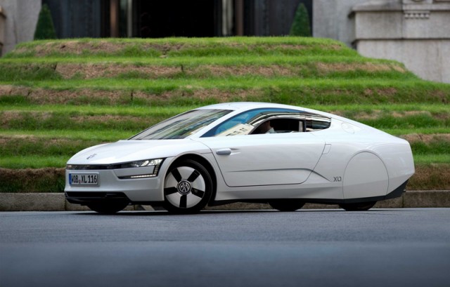 Car Reviews | Volkswagen XL1 | CompleteCar.ie