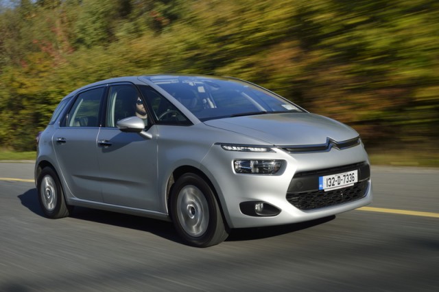 Car Reviews | Citroen C4 Picasso | CompleteCar.ie