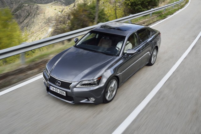 Car Reviews | Lexus GS 300h | CompleteCar.ie