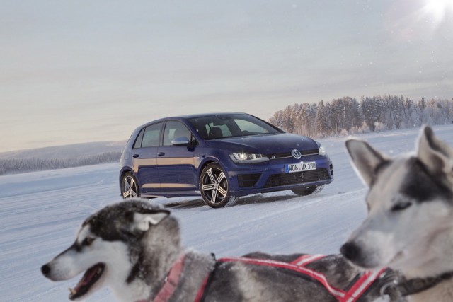 Car Reviews | Volkswagen Golf R | CompleteCar.ie