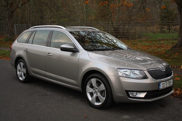 Car Reviews | Skoda Octavia Combi 4x4 | CompleteCar.ie