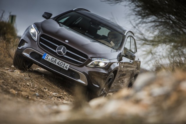 Car Reviews | Mercedes-Benz GLA | CompleteCar.ie