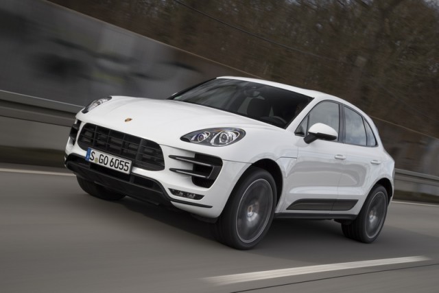 Car Reviews | Porsche Macan Turbo | CompleteCar.ie