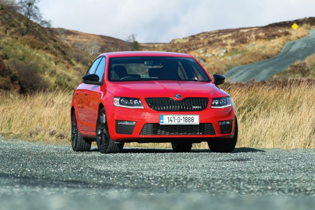 Car Reviews | Skoda Octavia RS TSI | CompleteCar.ie