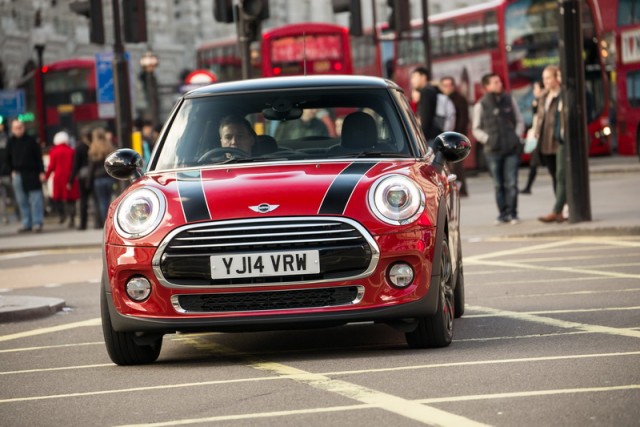 Car Reviews | MINI Cooper D | CompleteCar.ie