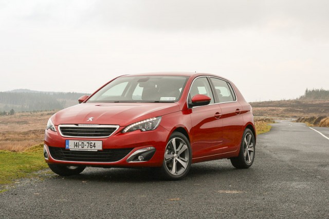 Car Reviews | Peugeot 308 | CompleteCar.ie