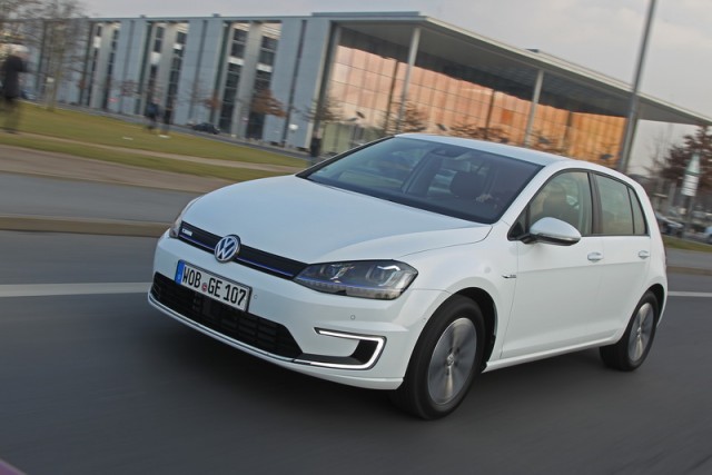 Car Reviews | Volkswagen eGolf | CompleteCar.ie